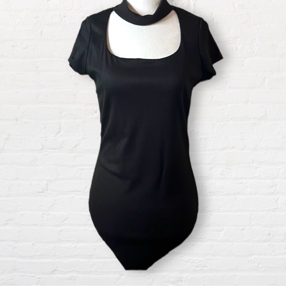 𝅺rosebell black choker collar short sleeve bodysuit scoopneck ribbed SZ L